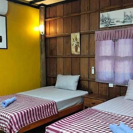 Fish Island Bungalows Kampot Bagian luar foto